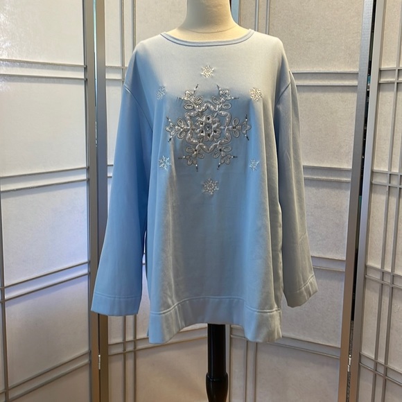 Nwt light blue with snowflake sweatshirt - Fashion Bug - Picture 1 of 3
